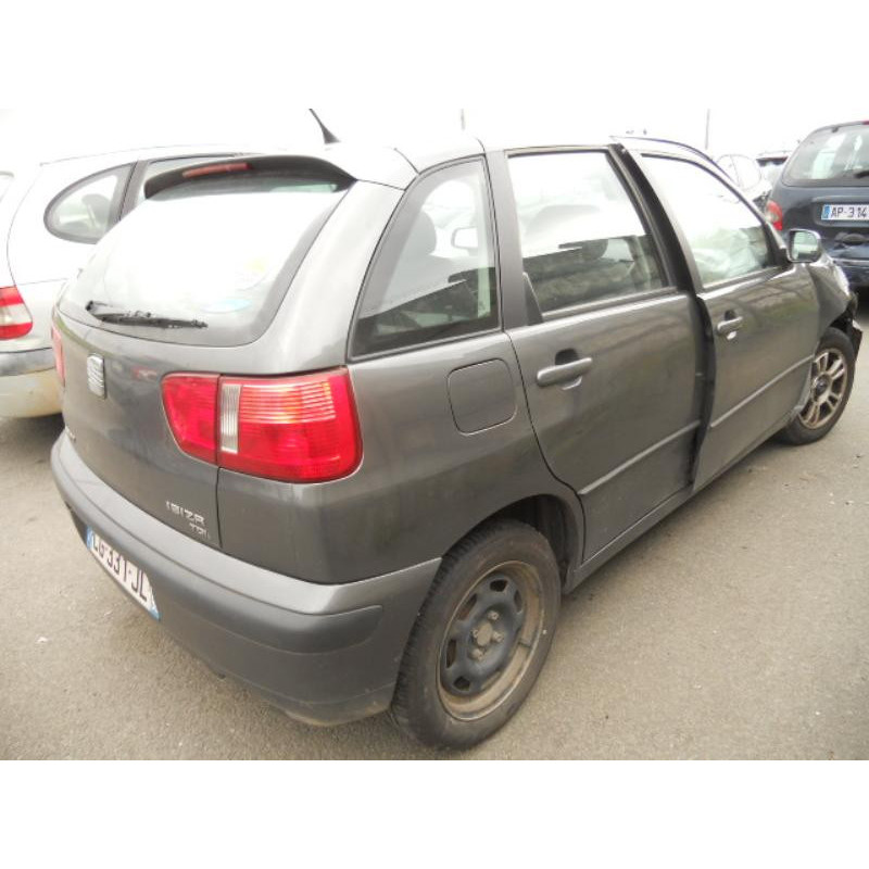 Pare choc arriere SEAT IBIZA 2 Photo n°24