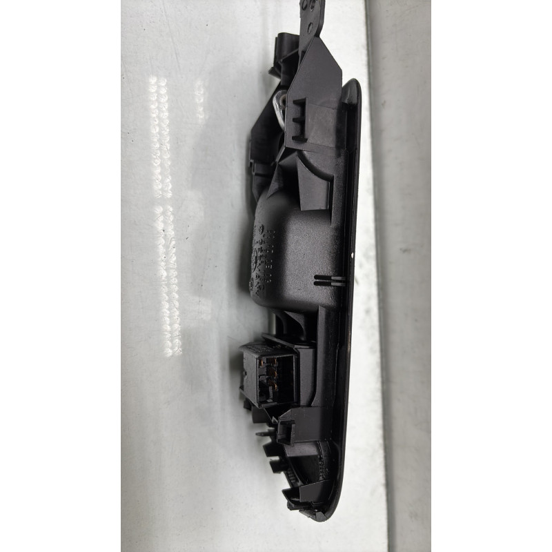 Poignee interieur arriere gauche VOLKSWAGEN GOLF 4 Photo n°3
