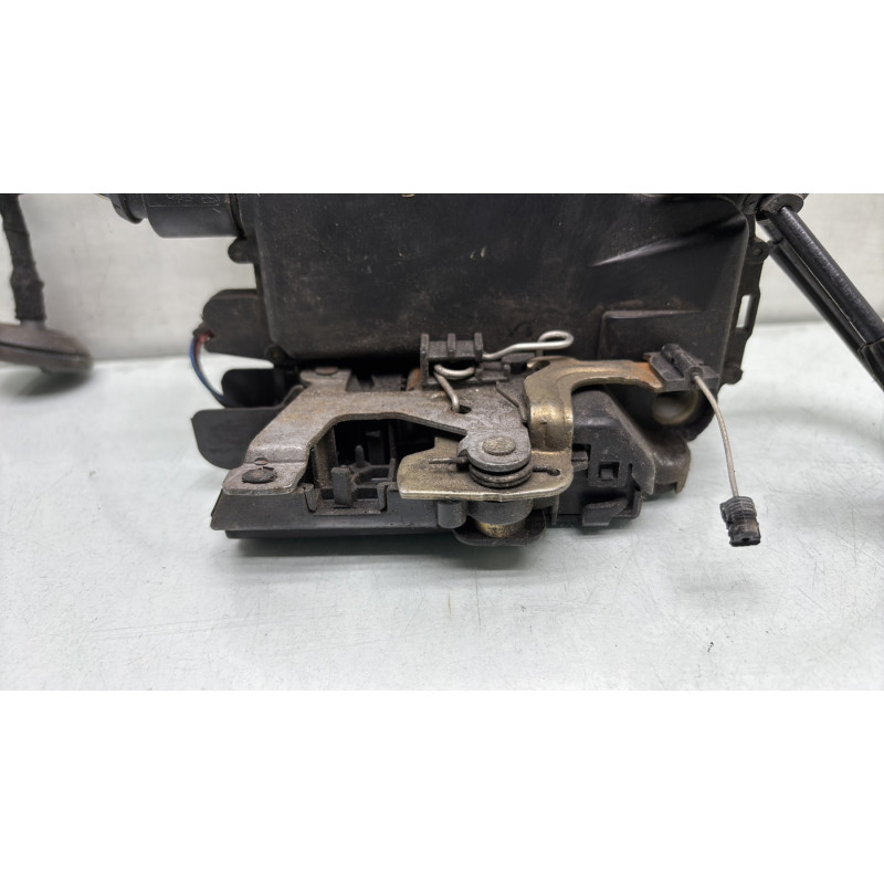 Serrure avant gauche VOLKSWAGEN GOLF 4 Photo n°3