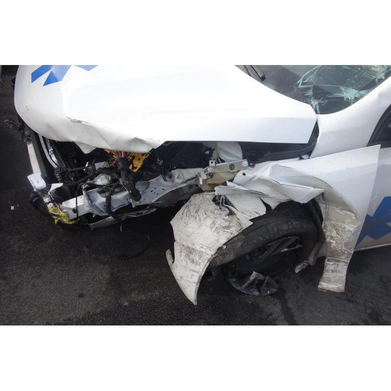 Compresseur clim PEUGEOT 308 2 SW Photo n°20