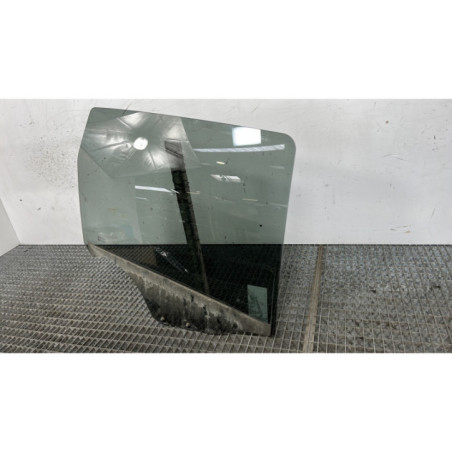 Vitre arriere droit DACIA DUSTER 1
