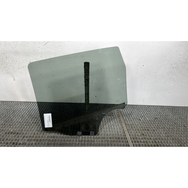 Vitre arriere droit DACIA DUSTER 1 Photo n°4