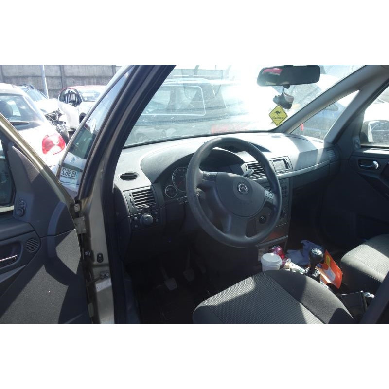 Pretensionneur de ceinture avant droit OPEL MERIVA A Photo n°18