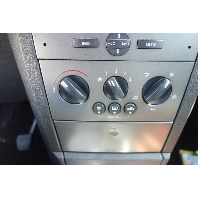 Pretensionneur de ceinture avant droit OPEL MERIVA A Photo n°20