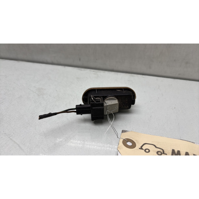 Repetiteur clignotant avant droit  (Feux) VOLKSWAGEN GOLF 3 Photo n°2