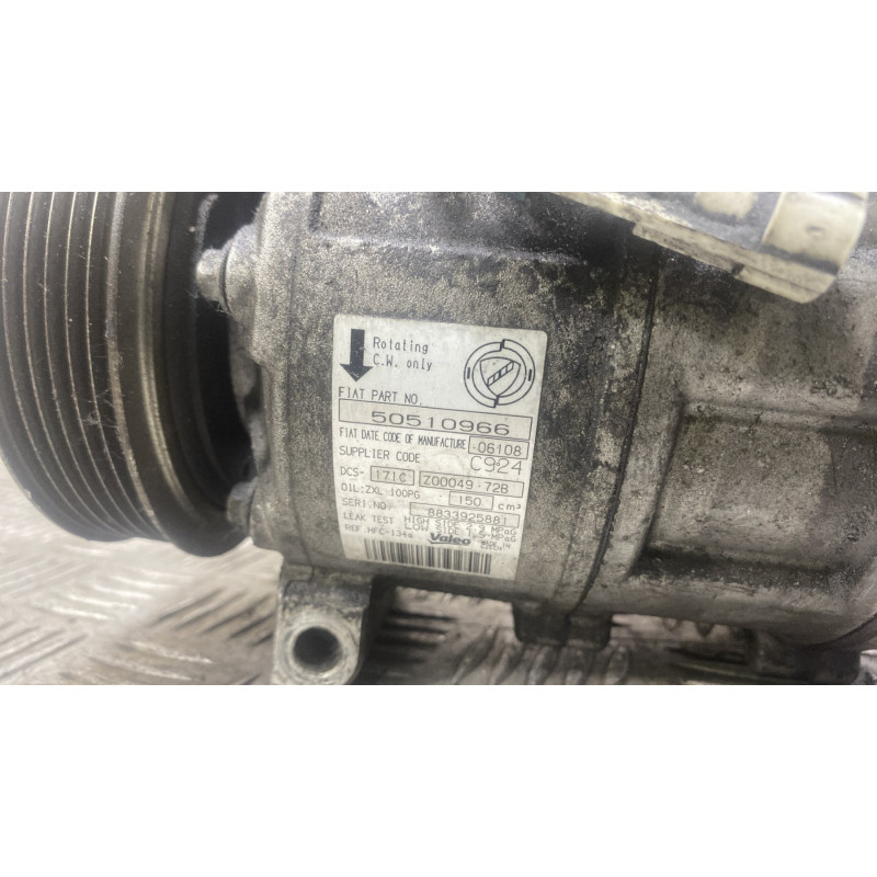 Compresseur clim ALFA ROMEO 159 Photo n°2