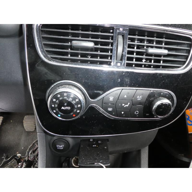 Compresseur clim RENAULT CLIO 4 Photo n°16