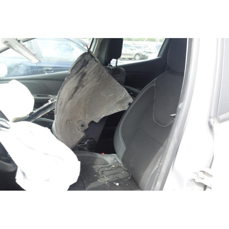 Compresseur clim RENAULT CLIO 4 Photo n°26