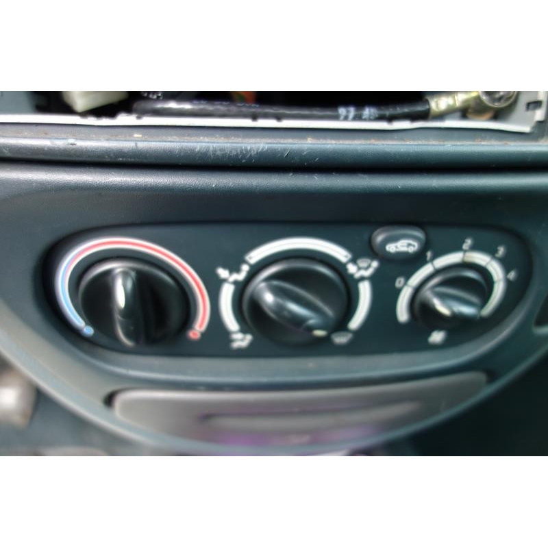 Pare choc arriere RENAULT MEGANE 1 Photo n°25