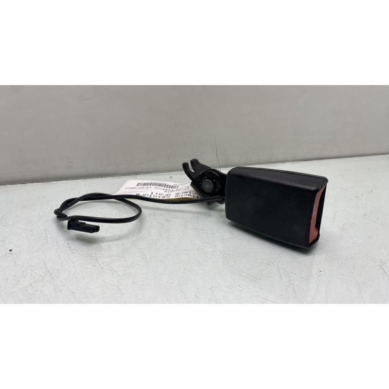 Attache ceinture arriere droit OPEL CORSA E Photo n°1
