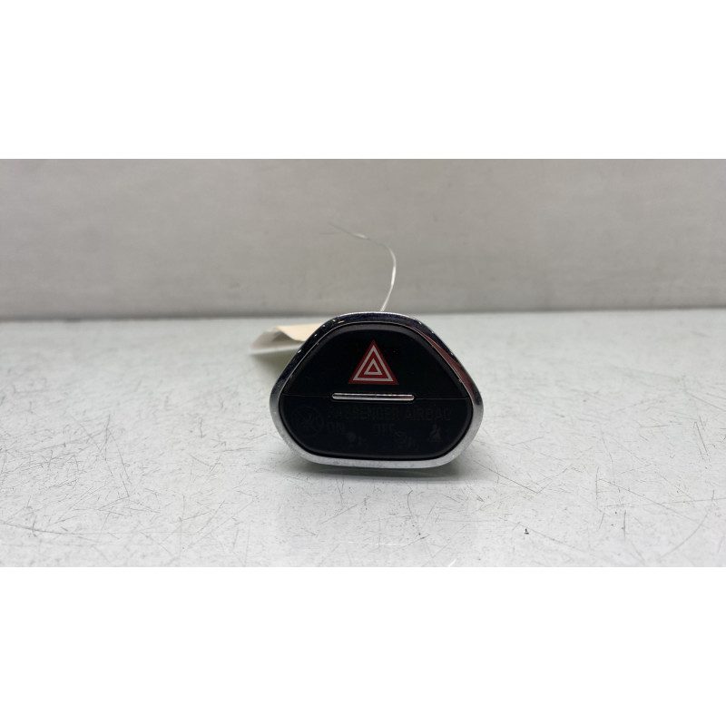 Bouton de warning OPEL CORSA E Photo n°1