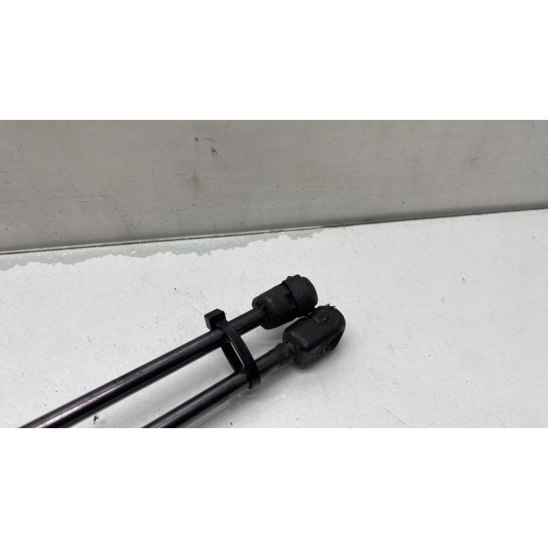 Verin de coffre OPEL CORSA E Photo n°2