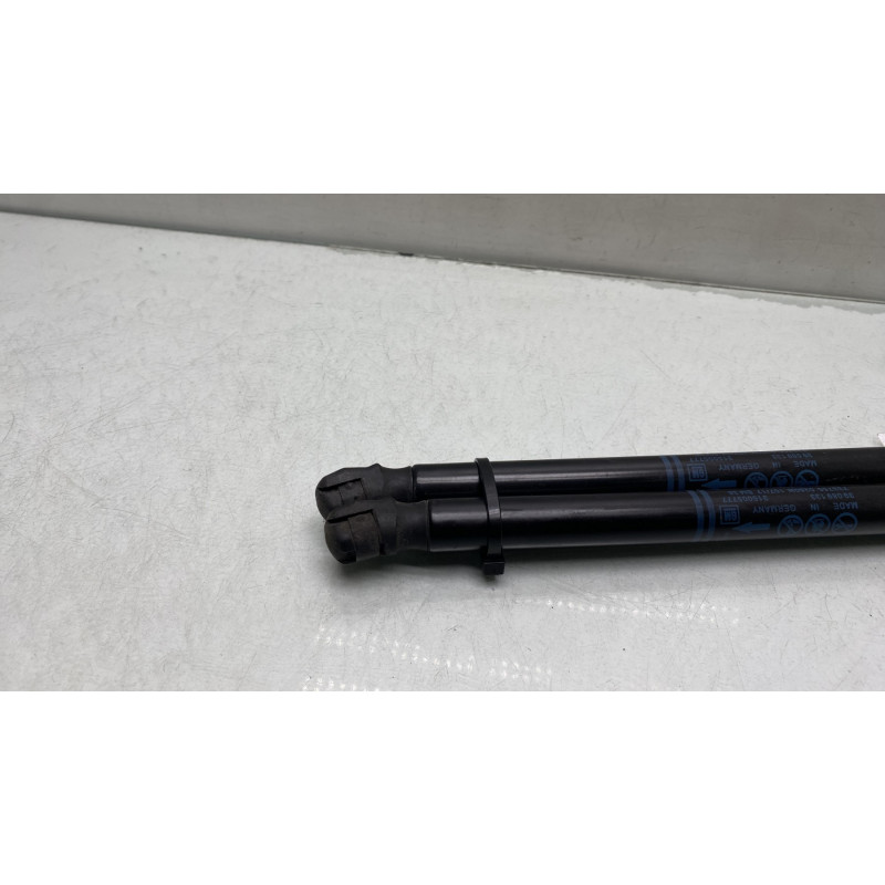 Verin de coffre OPEL CORSA E Photo n°3