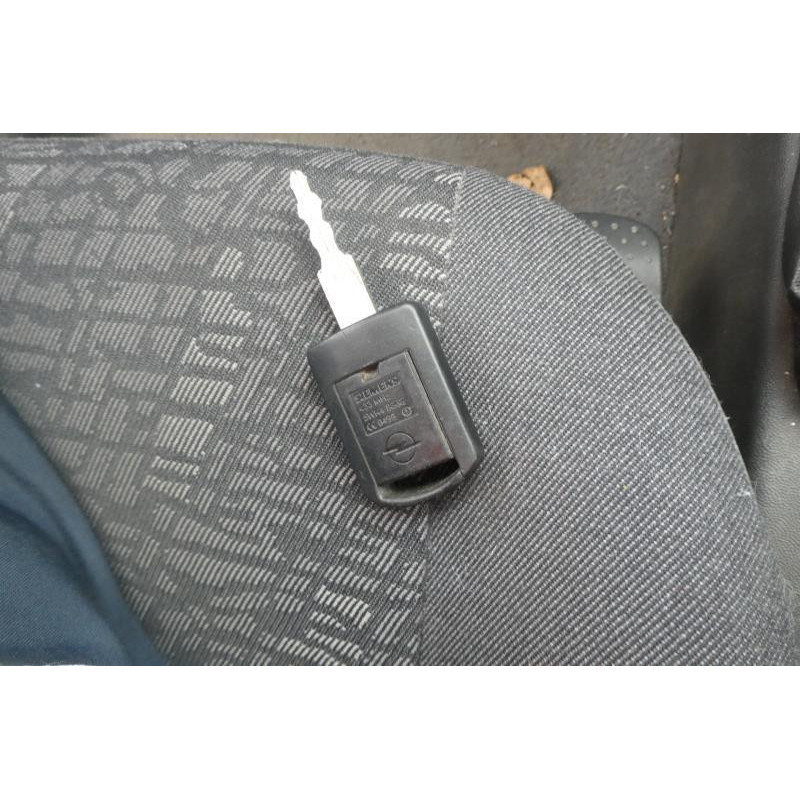 Pare choc arriere OPEL CORSA C Photo n°26
