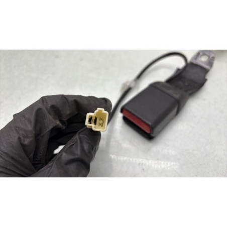 Attache ceinture arriere gauche SUZUKI BALENO 2