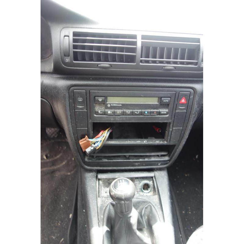 Pare choc arriere VOLKSWAGEN PASSAT 4 Photo n°24