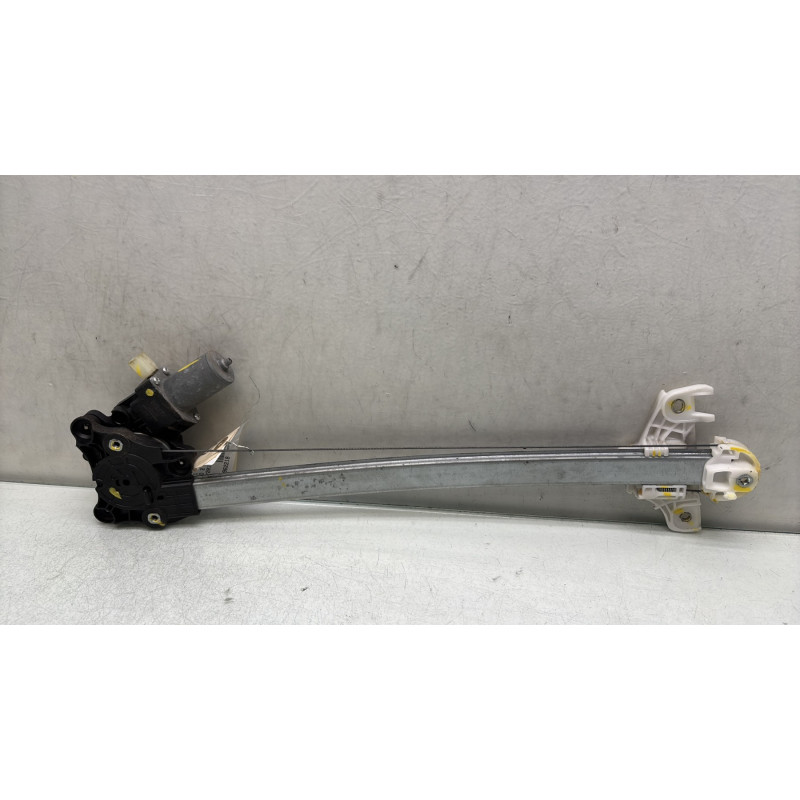 Leve vitre electrique arriere droit SUZUKI BALENO 2 Photo n°5