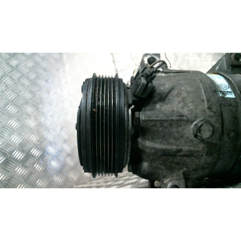 Compresseur clim RENAULT MEGANE 1 Photo n°13