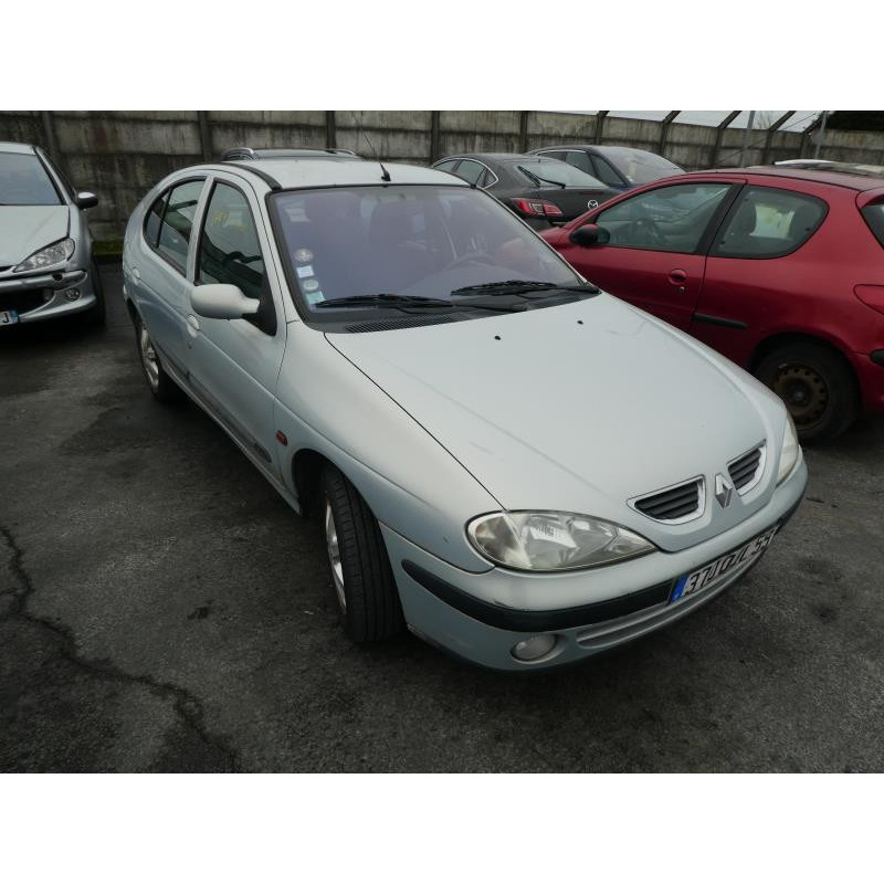 Compresseur clim RENAULT MEGANE 1 Photo n°17