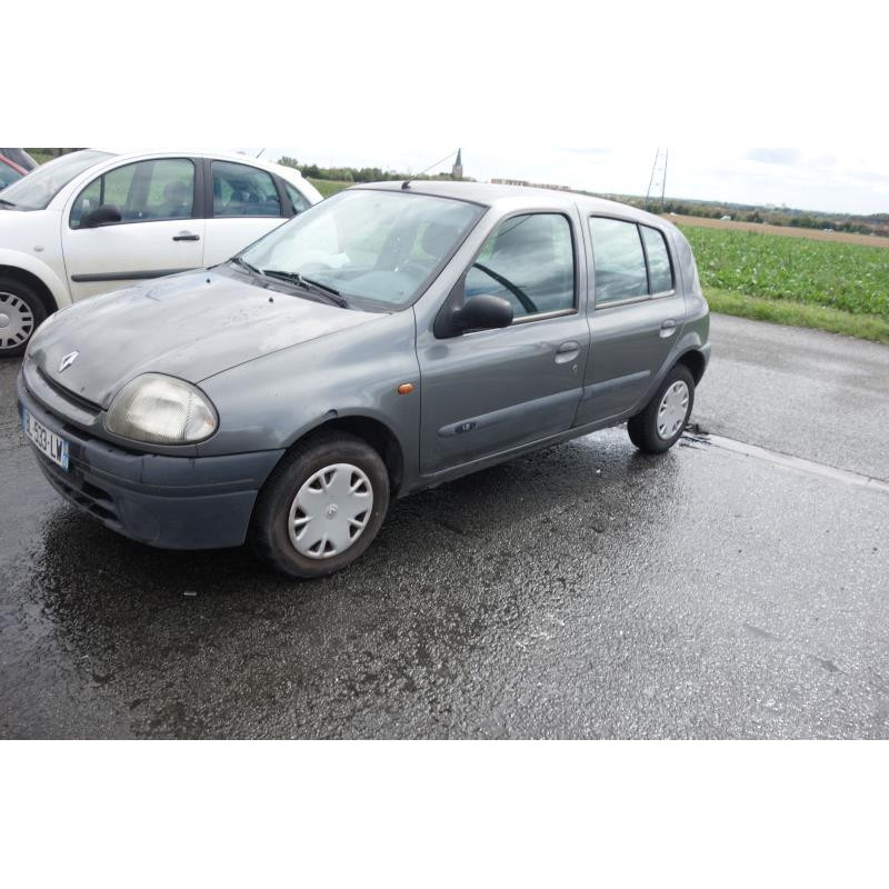 Pare choc arriere RENAULT CLIO 2 Photo n°14
