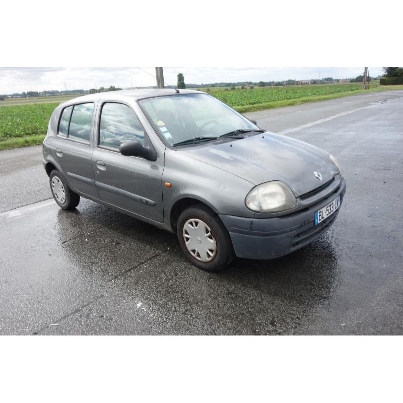 Pare choc arriere RENAULT CLIO 2 Photo n°17