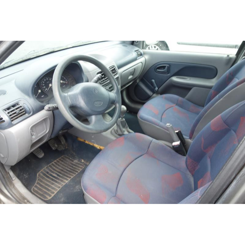 Pare choc arriere RENAULT CLIO 2 Photo n°18
