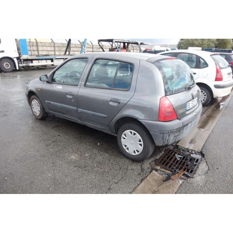 Pare choc arriere RENAULT CLIO 2 Photo n°20