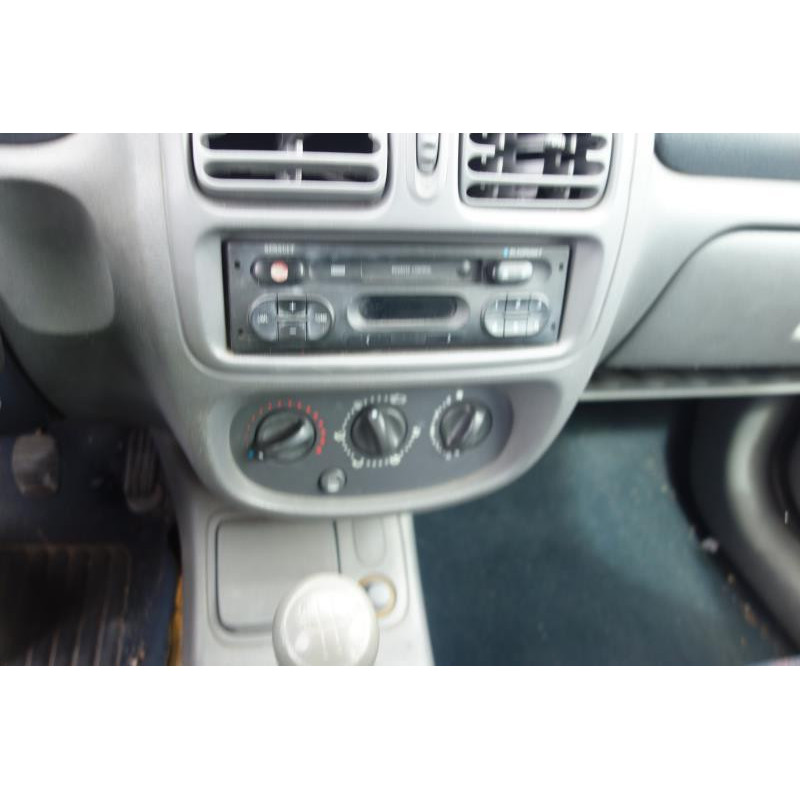 Pare choc arriere RENAULT CLIO 2 Photo n°21