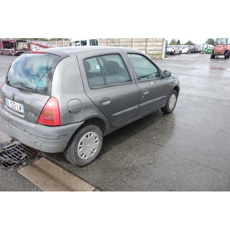 Pare choc arriere RENAULT CLIO 2 Photo n°22