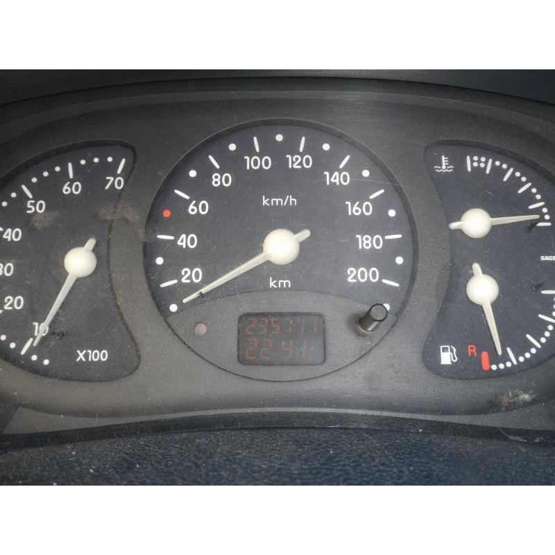 Pare choc arriere RENAULT CLIO 2 Photo n°14