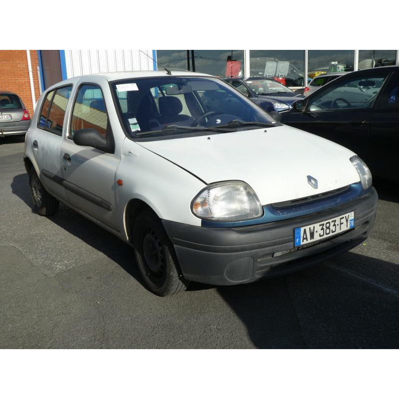Pare choc arriere RENAULT CLIO 2 Photo n°15