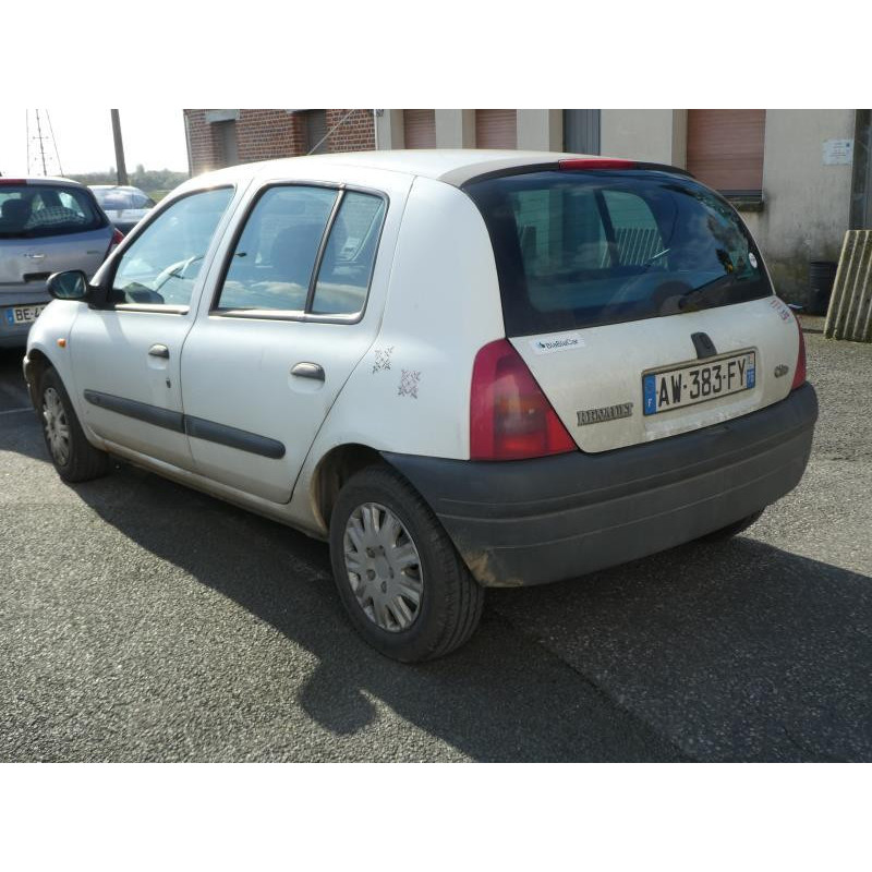 Pare choc arriere RENAULT CLIO 2 Photo n°16
