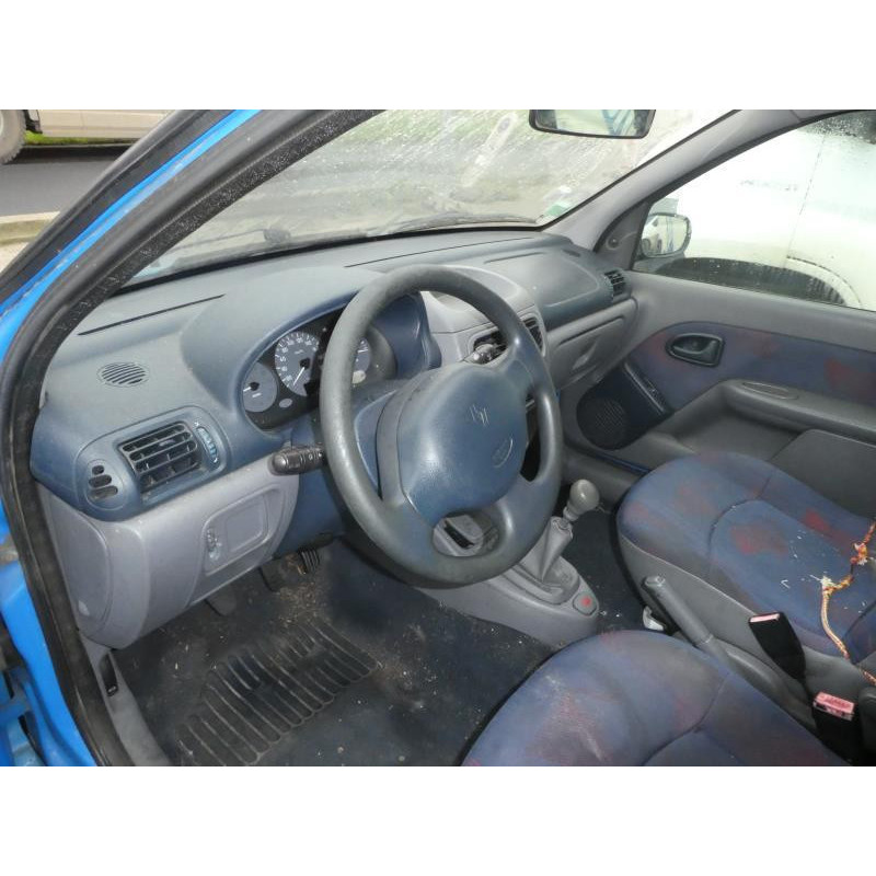 Pare choc arriere RENAULT CLIO 2 Photo n°20