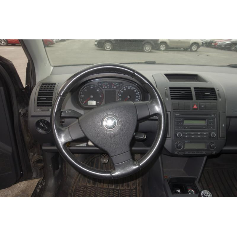 Charniere de capot VOLKSWAGEN POLO 4 Photo n°21