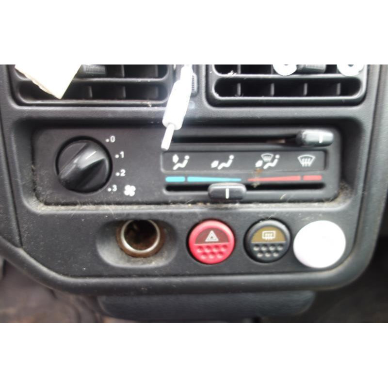 Leve vitre mecanique avant droit PEUGEOT 106 Photo n°10
