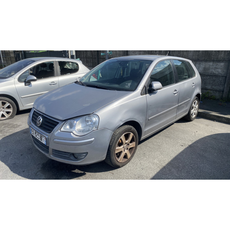 Capot VOLKSWAGEN POLO 4 Photo n°10