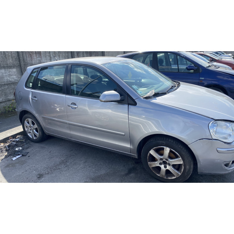 Capot VOLKSWAGEN POLO 4 Photo n°16