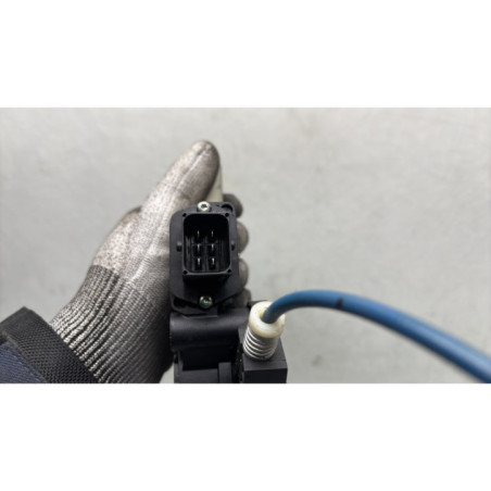 Leve vitre electrique avant gauche OPEL CORSA D