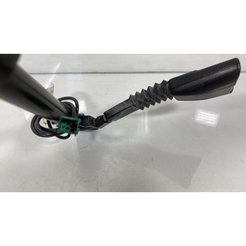 Pretensionneur de ceinture avant droit OPEL CORSA C Photo n°13