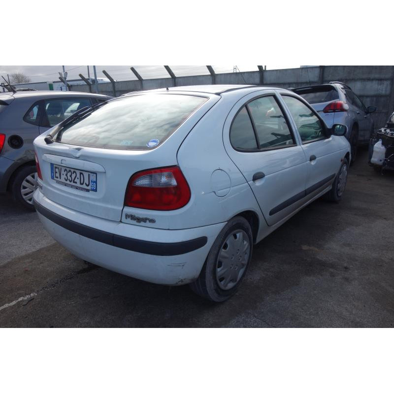 Compresseur clim RENAULT MEGANE 1 Photo n°14