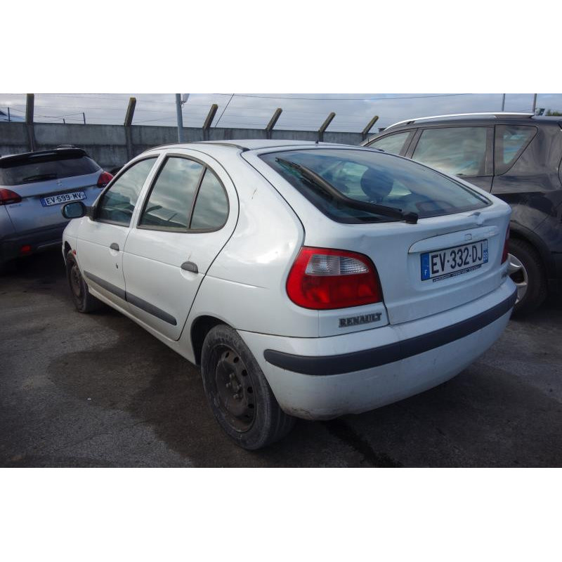 Compresseur clim RENAULT MEGANE 1 Photo n°15