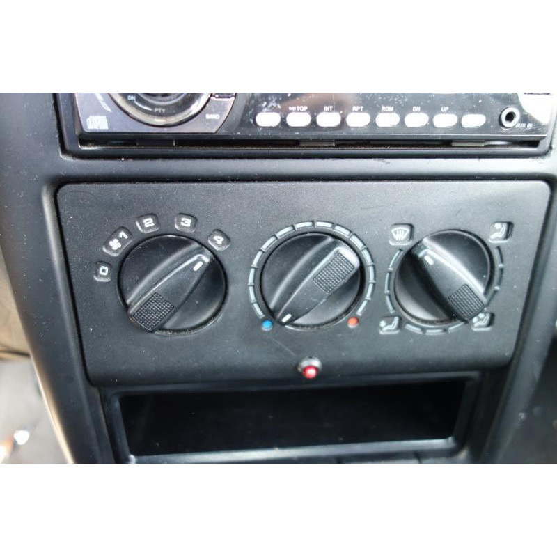 Pare choc arriere VOLKSWAGEN POLO 3 Photo n°14