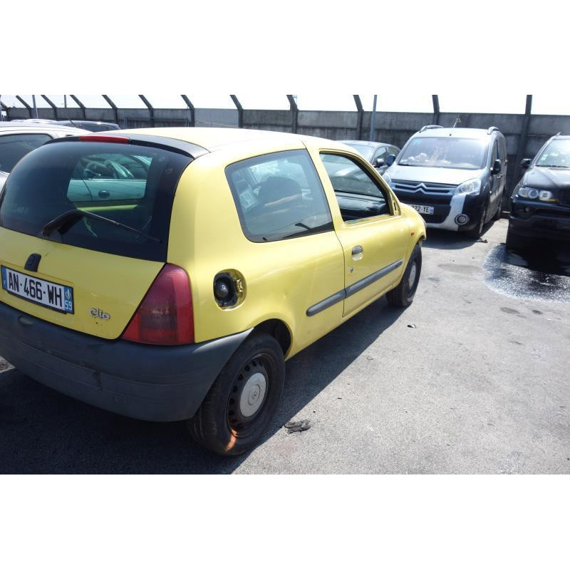 Pare choc arriere RENAULT CLIO 2 Photo n°4