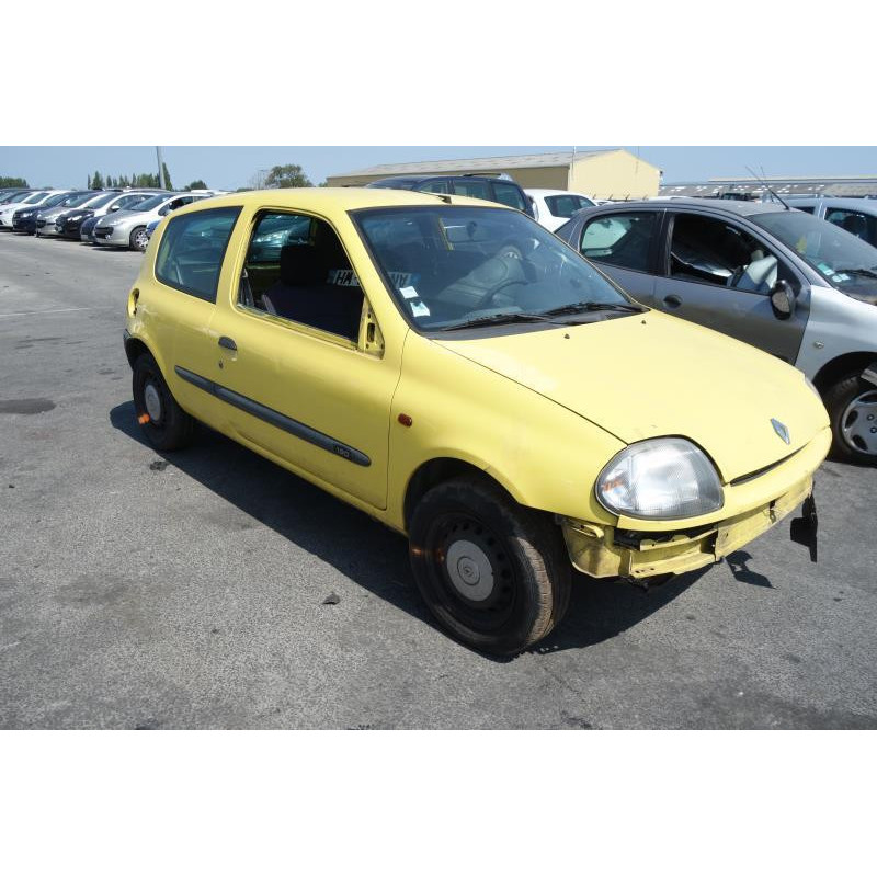 Pare choc arriere RENAULT CLIO 2 Photo n°8