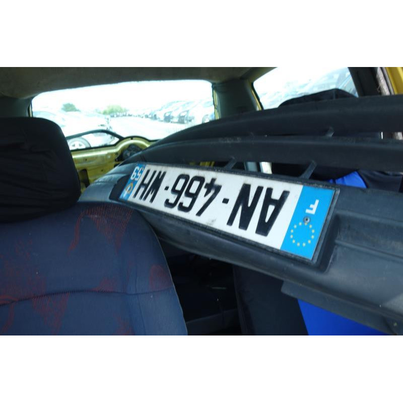 Pare choc arriere RENAULT CLIO 2 Photo n°10