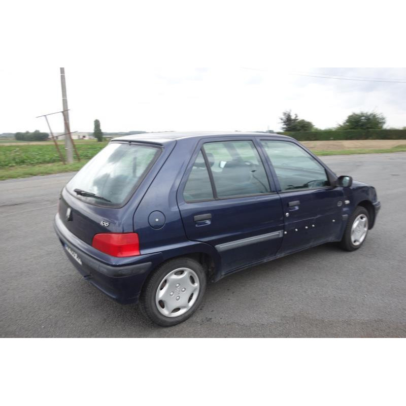 Pare choc arriere PEUGEOT 106 Photo n°10