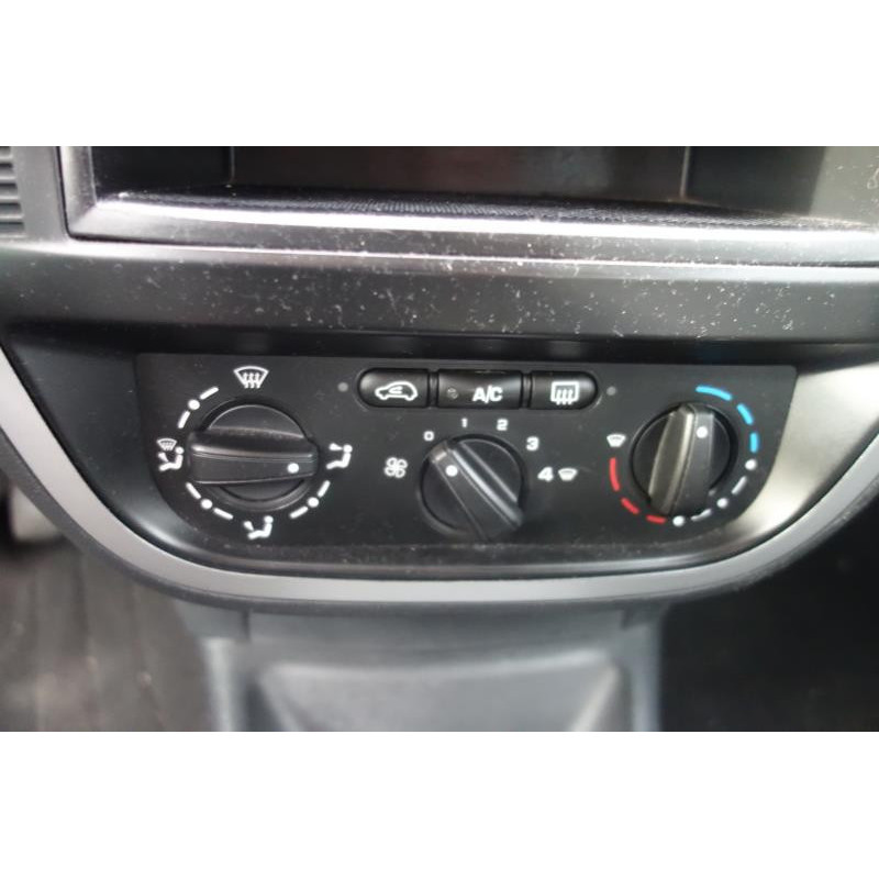 Pretensionneur de ceinture avant droit CITROEN C2 Photo n°22