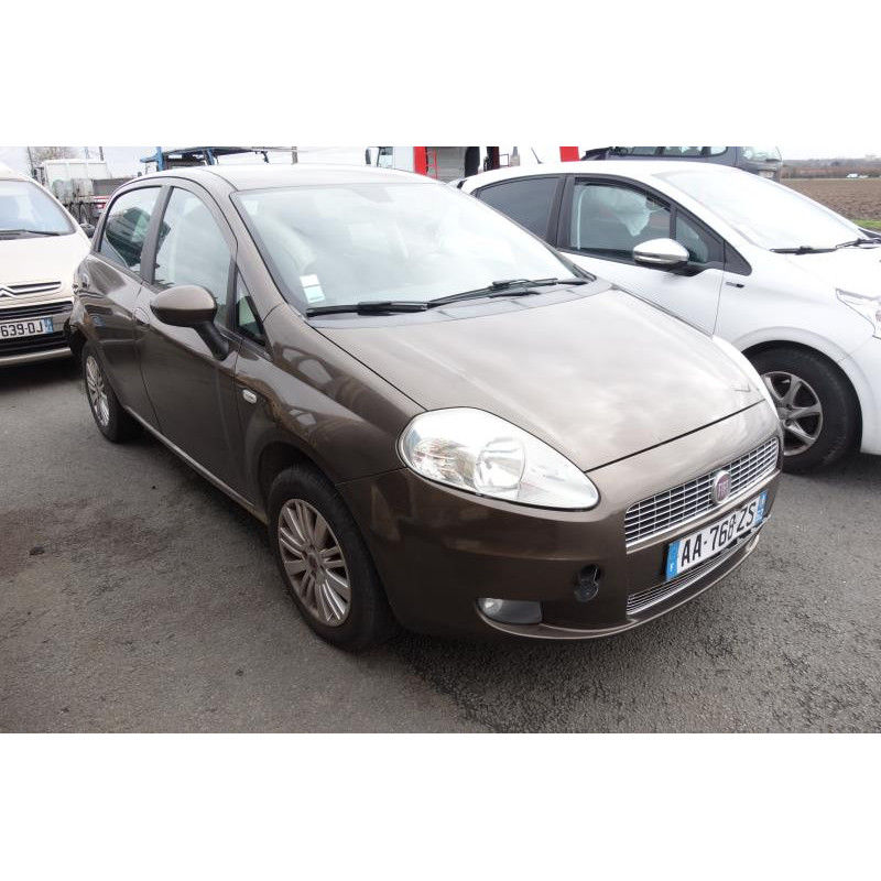 Compresseur clim FIAT GRANDE PUNTO Photo n°18