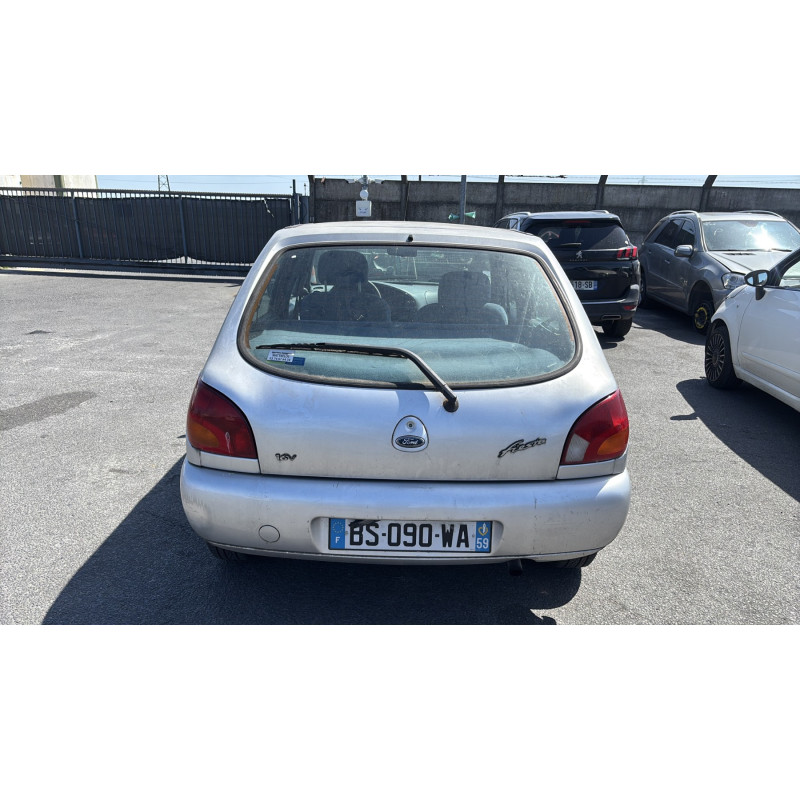 Vitre avant droit FORD FIESTA 4 Photo n°9