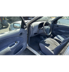 Vitre avant droit FORD FIESTA 4